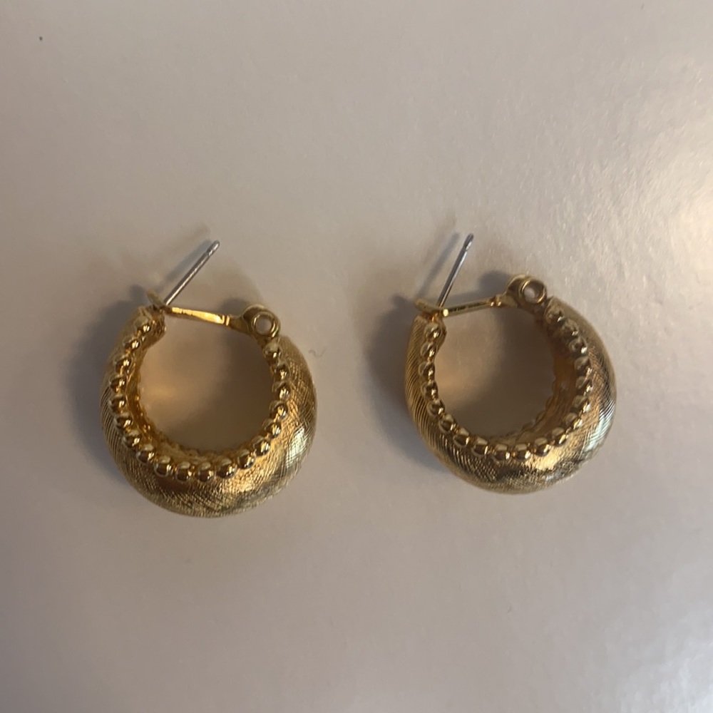Monet Vintage Earrings - Picture 5 of 5
